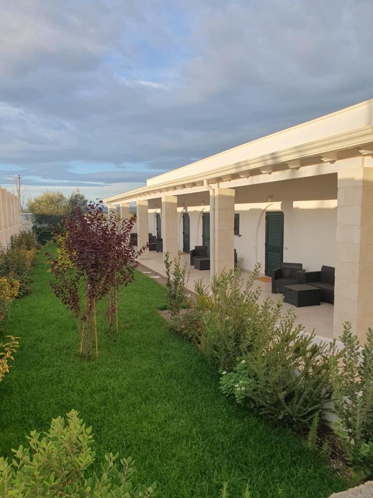 Masseria Strada Agriturismo 지노사 외부 사진
