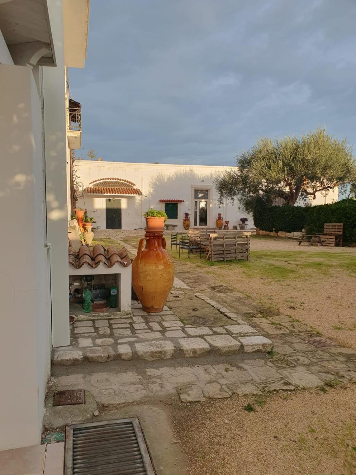 Masseria Strada Agriturismo 지노사 외부 사진