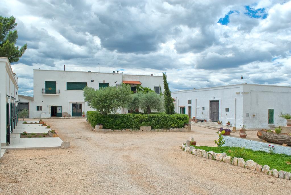 Masseria Strada Agriturismo 지노사 외부 사진